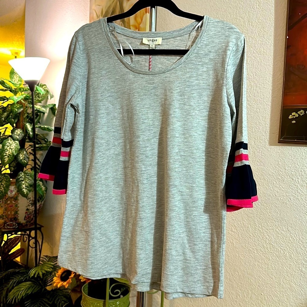 Umgee bell sleeve tops size S